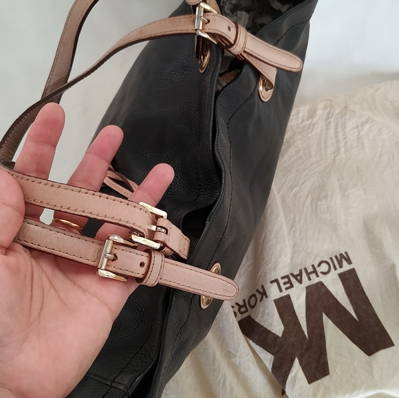 Michael Kors Black Tote bag with Tan straps - Picture 13 of 17